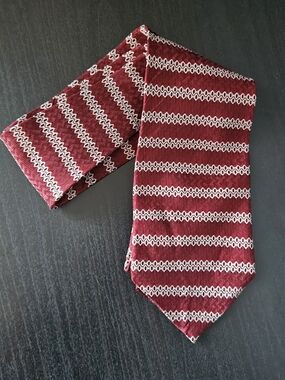 Jones New York Men's Red Patterned Silk Tie